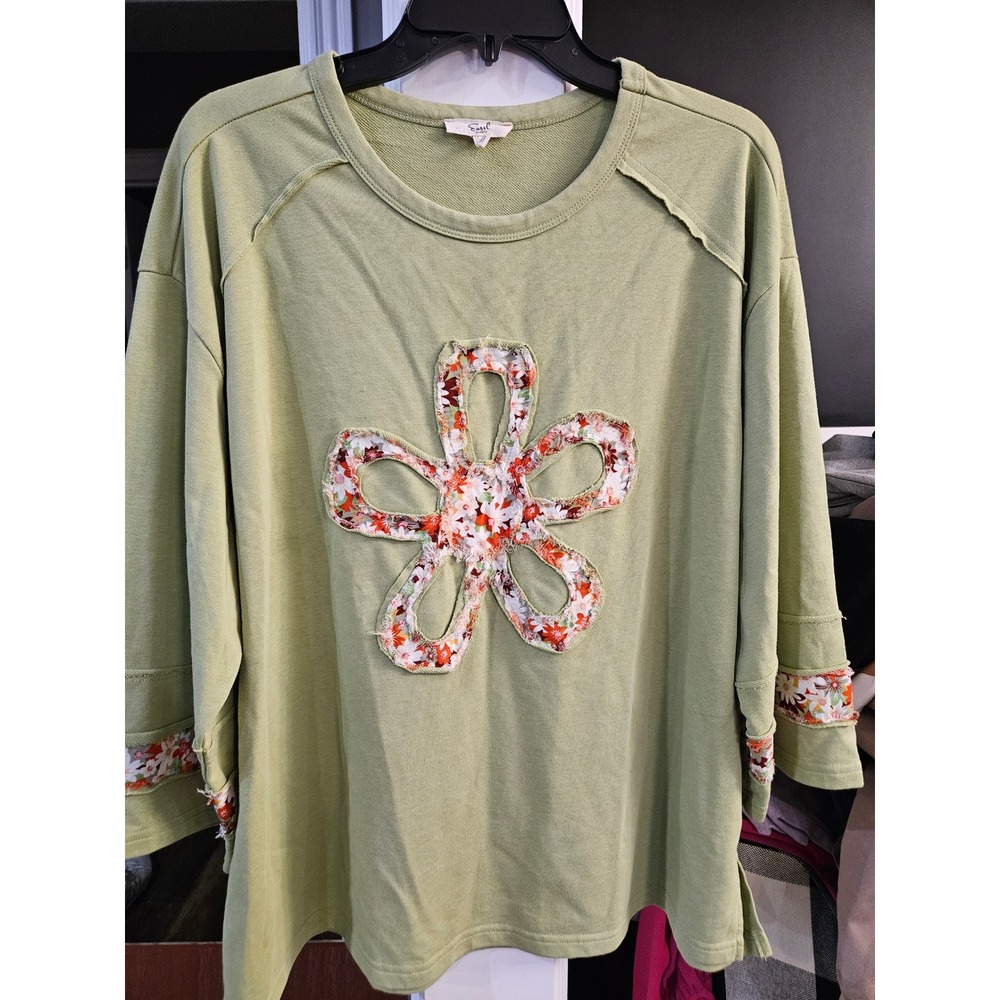 Easel Womens Sage Green Floral Applique Oversized Sweatshirt Raw Edge Boho Top